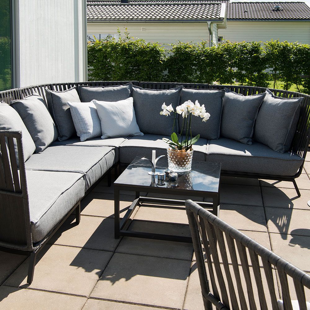 Jet Set kulmasohva tyynyillä 