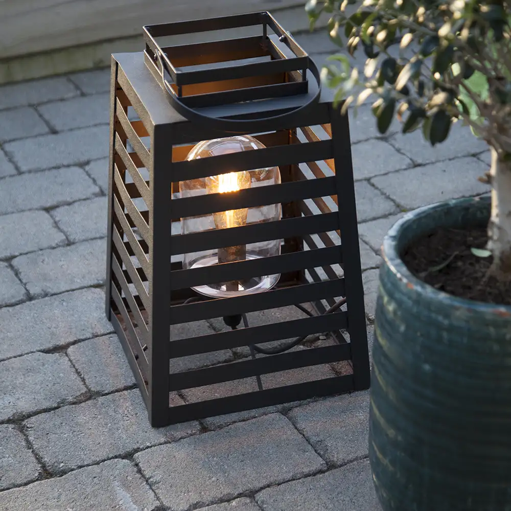 Yankton pöytä/lattiavalaisin Musta