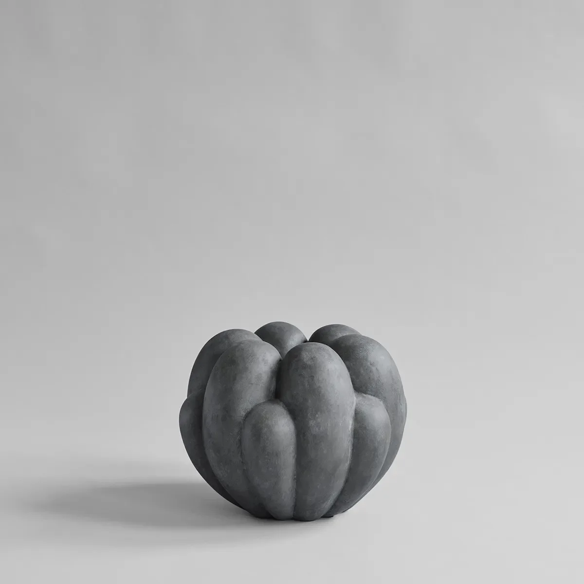 Käsintehty maljakko Bloom Mini Dark Grey H27 cm