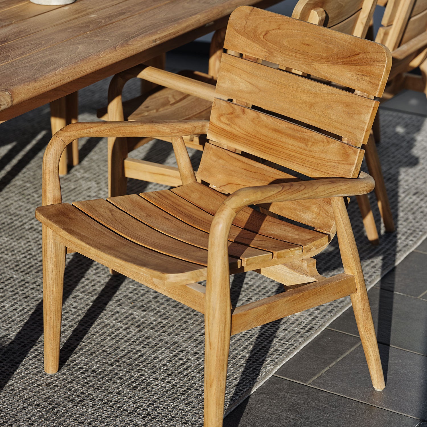 Lilja käsinojallinen tuoli luonnonvärinen Brafab