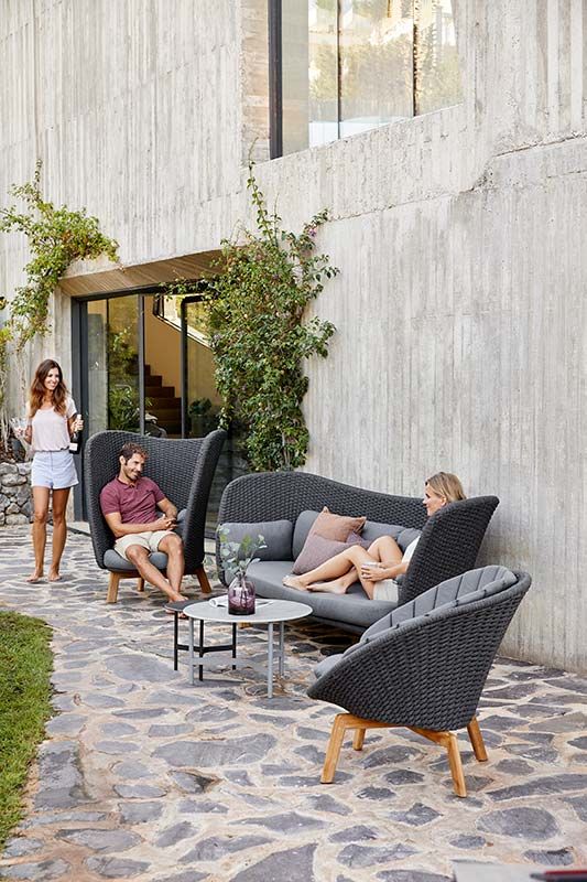 Peacock Wing sohva tummanharmaa sis.. tyynyt