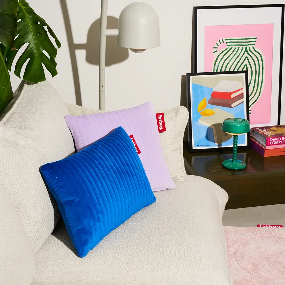 Hotspot lungo line velvet lämpötyyny flash blue