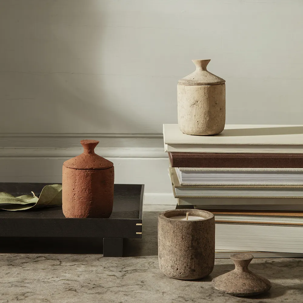 Tuoksukynttilä Ura Red Sienna (Sitruunaruoho)