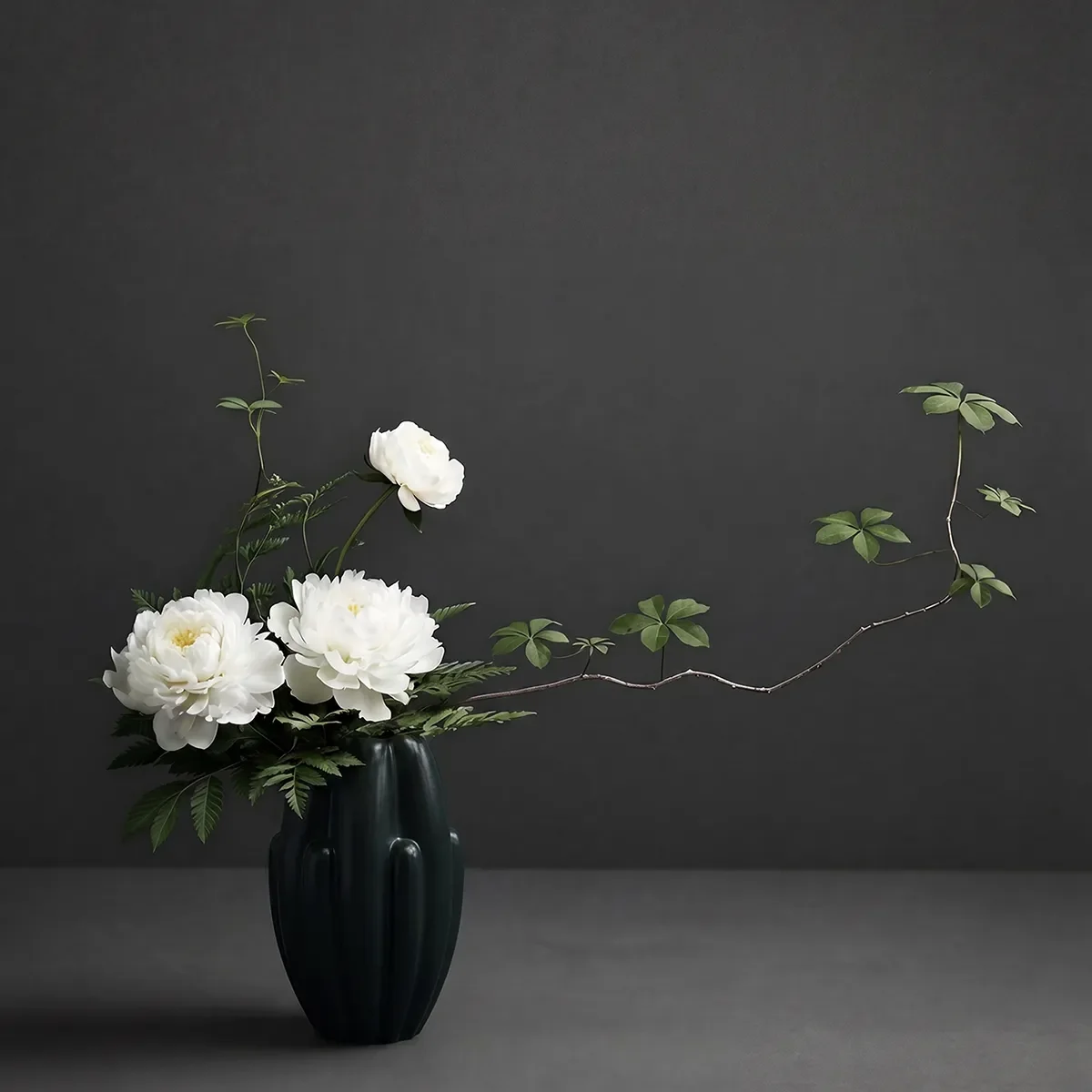 Käsintehty maljakko Bloom Slim Mini Dark Green H34 cm
