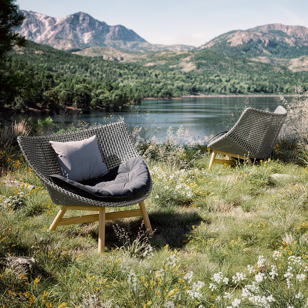 Mbrace wingchair tiikki AY5 teak 0205 pepper 0115