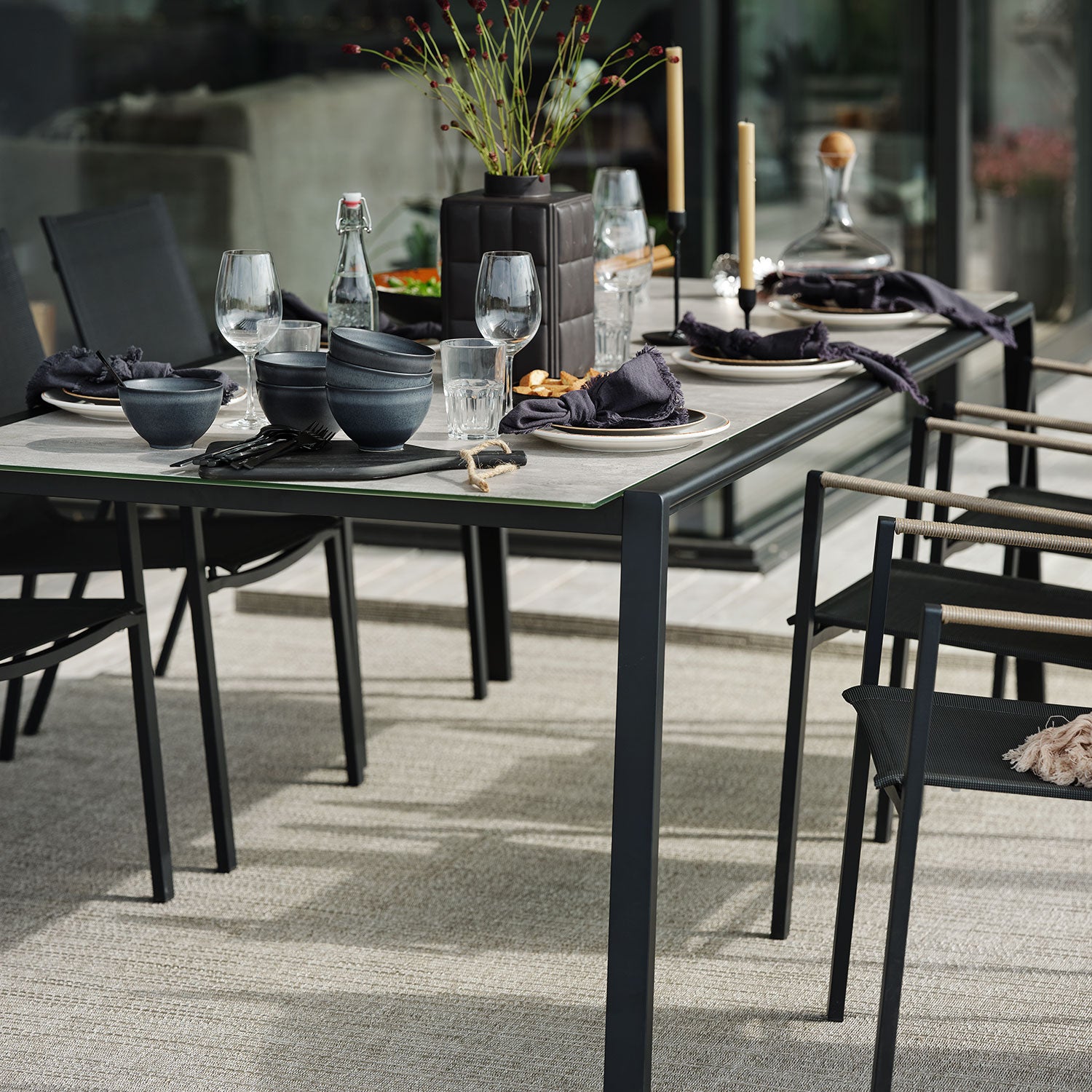 Lyra käsinojallinen tuoli musta/harmaa Brafab