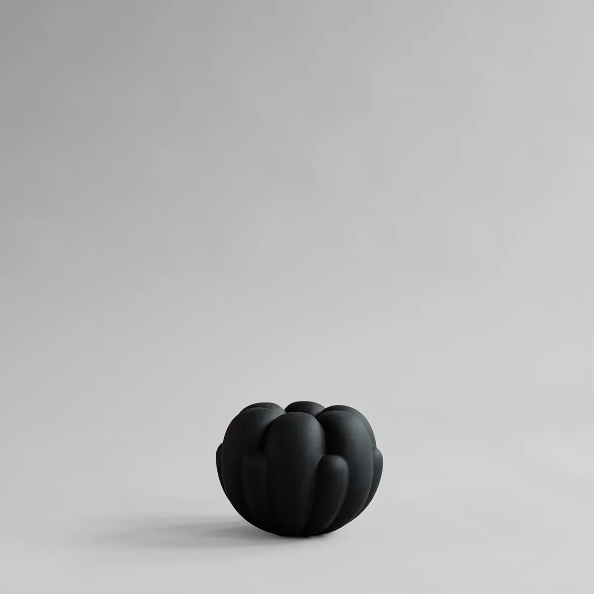 Käsintehty maljakko Bloom Petit Black H18 cm