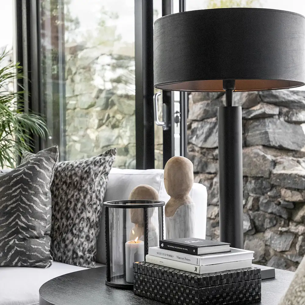 Pöytävalaisin Milan musta Artwood