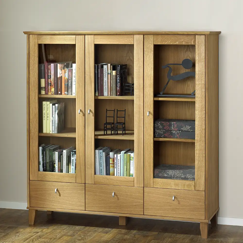 Ekliden Vitriinikaappi 137 cm öljyttyä tammea