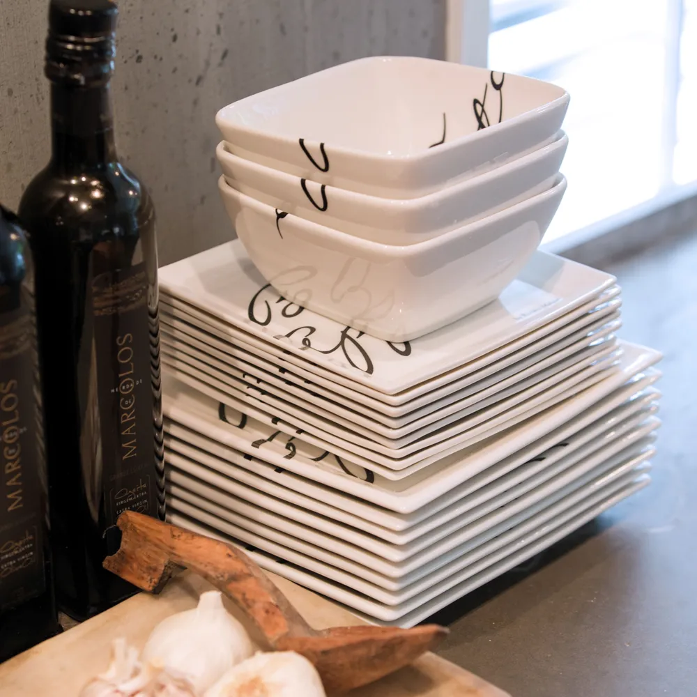  Buon Appetito neliömäinen lautanen 18 x 18 cm