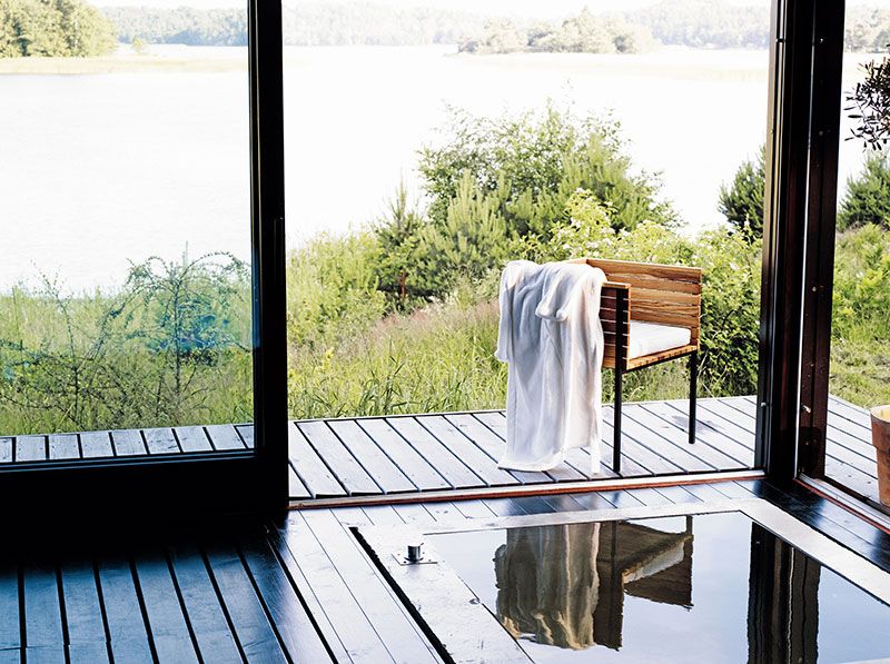 Häringe ruokapöytä 85 x 85 cm musta/tiikki Skargaarden