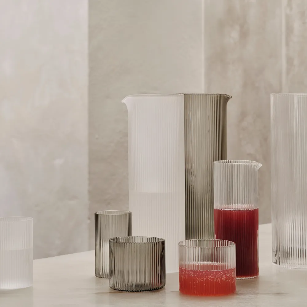 Ripple Vesikannu - Smoked Grey