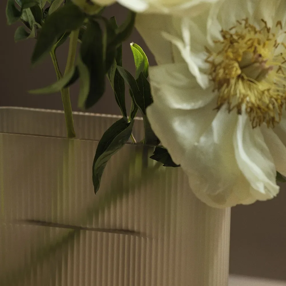 Ridge Maljakko H: 16,5 cm Taupe Frosted