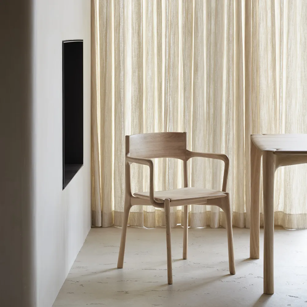 PI Ruokailutuoli käsinojalla Tammi