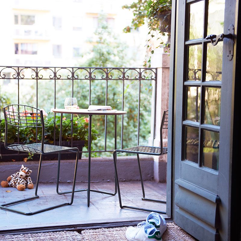 Pöytä High Tech 60 valkoinen laminaatti / kuumasinkitty runko Grythyttan Stålmöbler