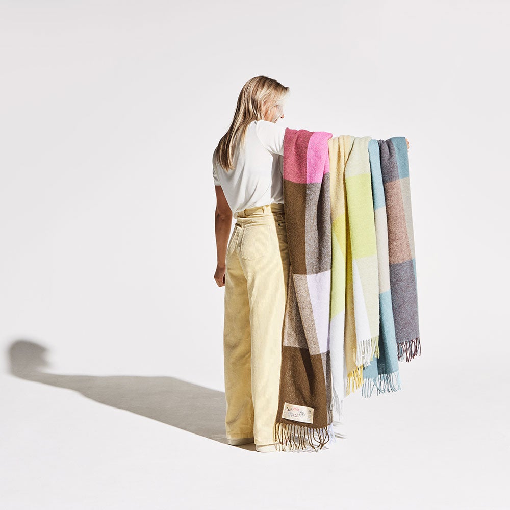 Colour blend blanket mineral