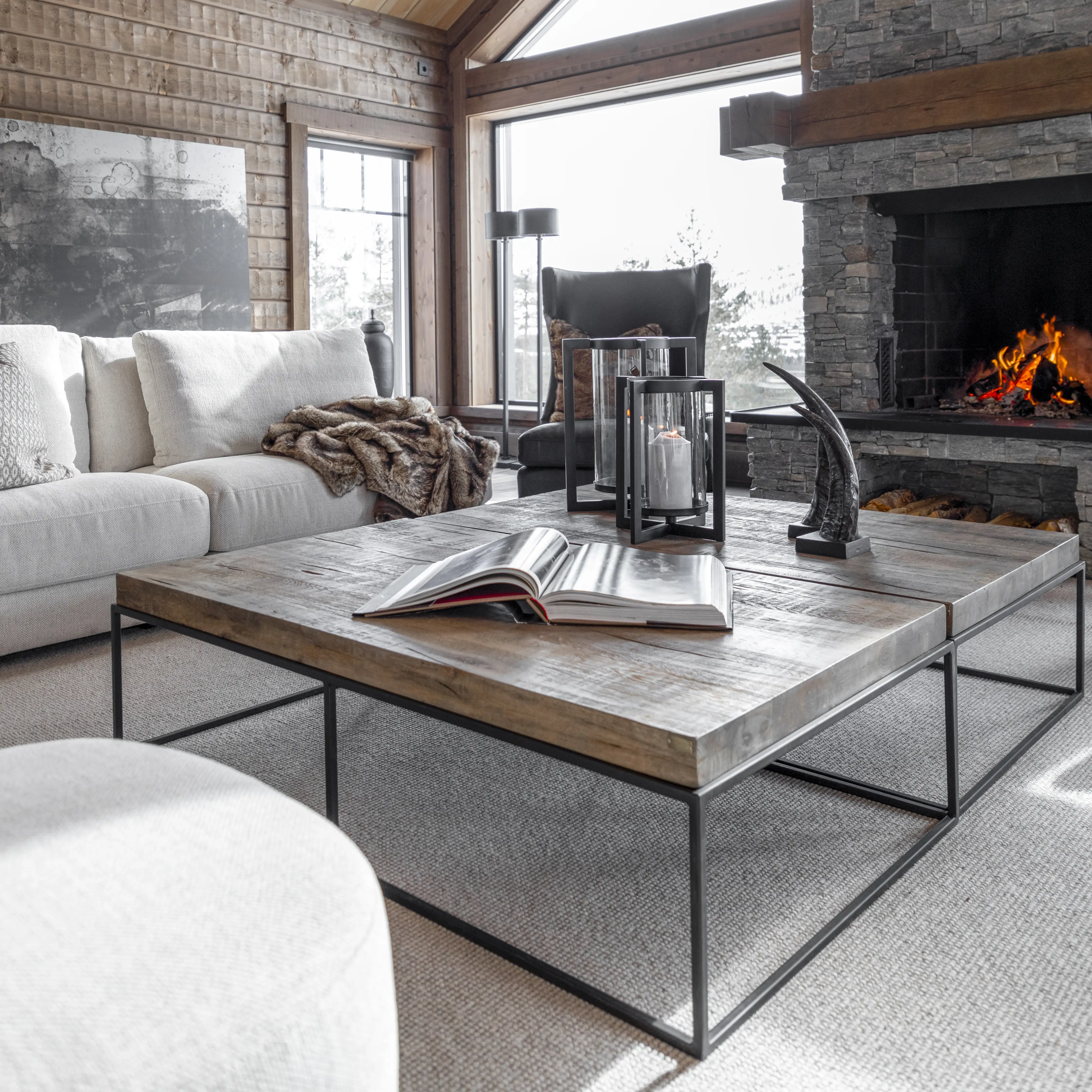 Sivupöytä Carlisle 65 x 65 cm silver black Artwood