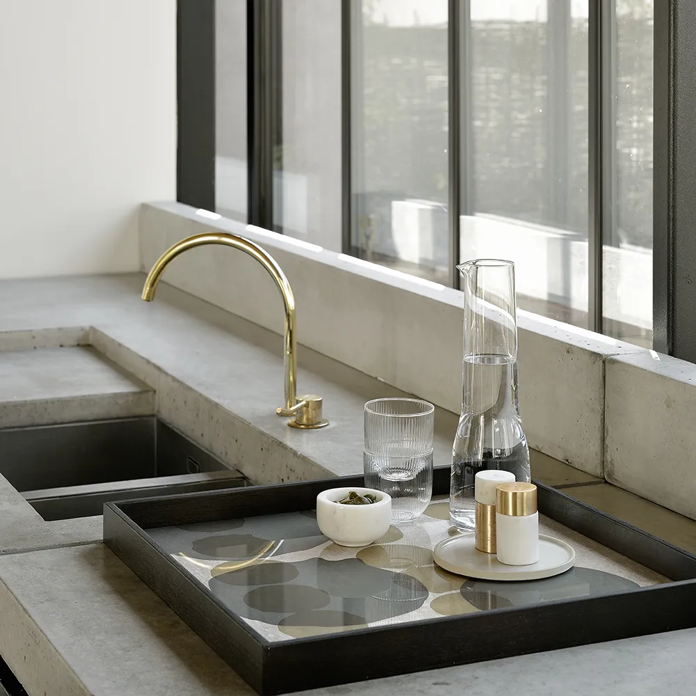 Layered Dots tarjotinta 51x51 cm