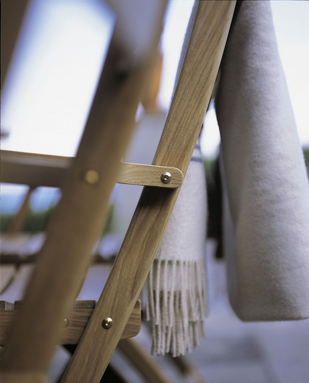 Selandia käsinojallinen tuoli i tiikki