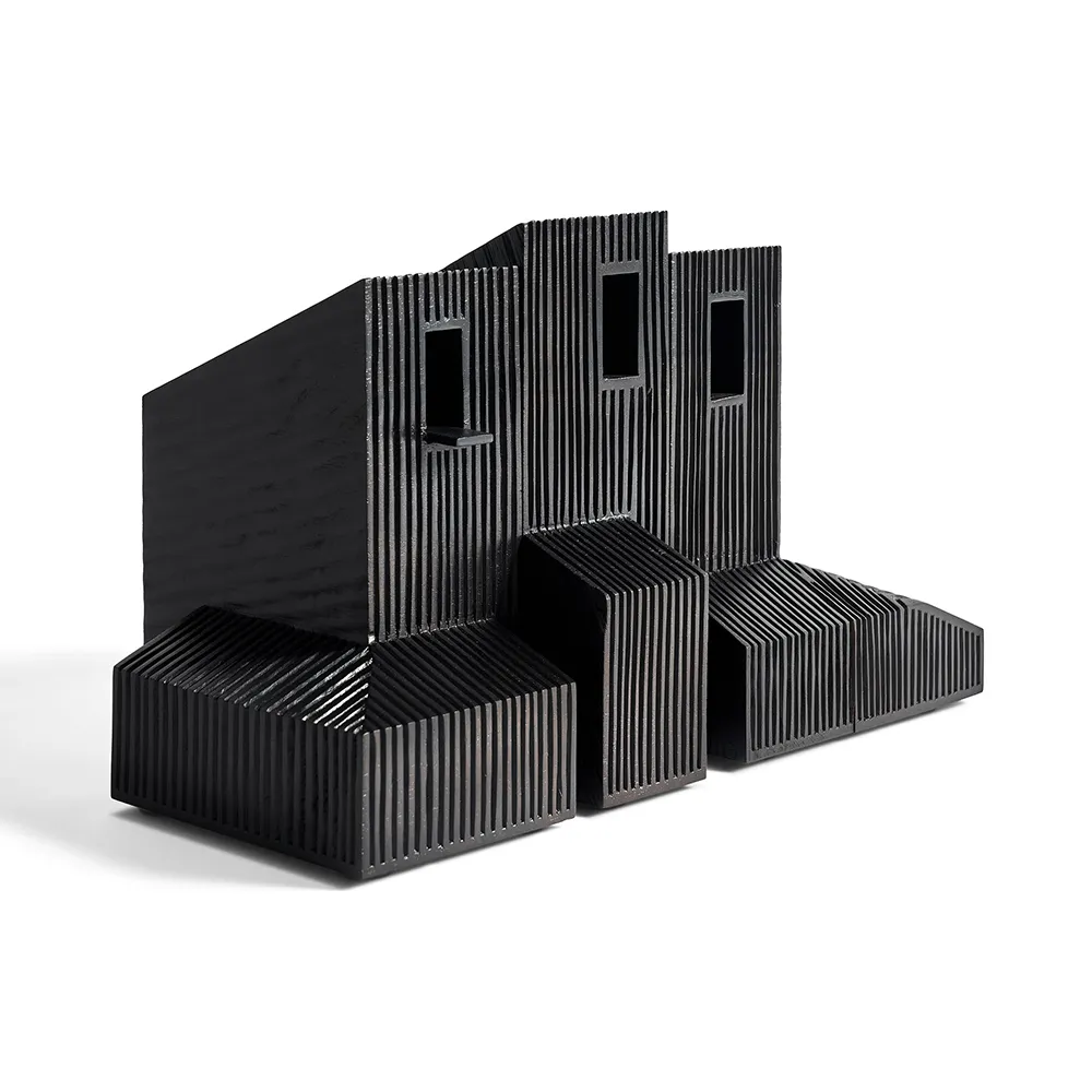 Modern Farmhouse koristelu mustaksi lakattua mahonkia