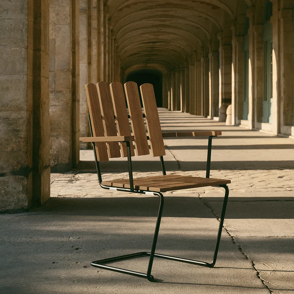 A2 nojatuoli Öljytty tammi / Musta runko