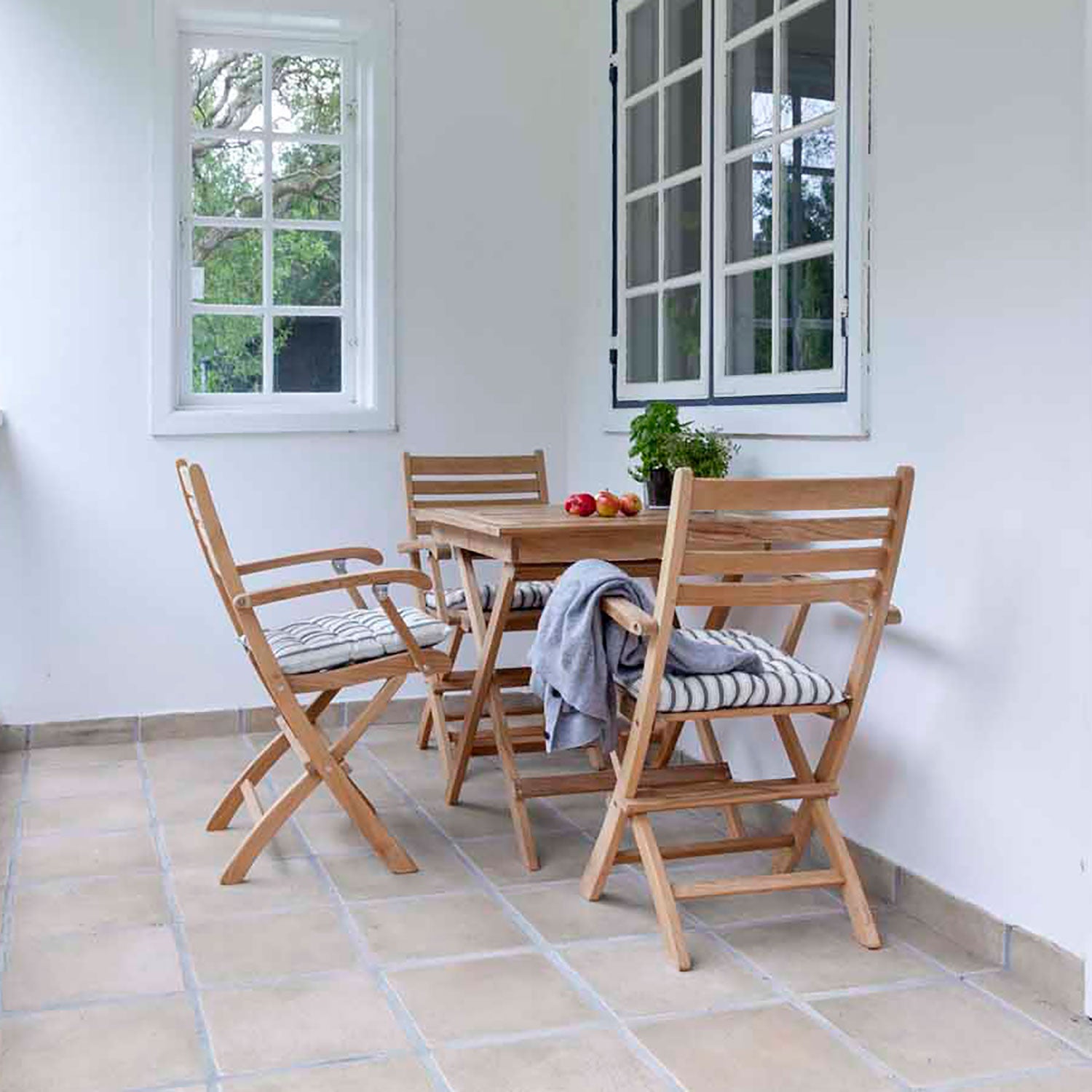 York 70x70 cm Kahvilapöytä tiikki 