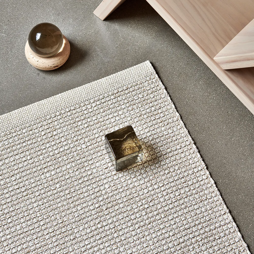 Emm matto 70 x 120 cm Vanilla/White Metallic