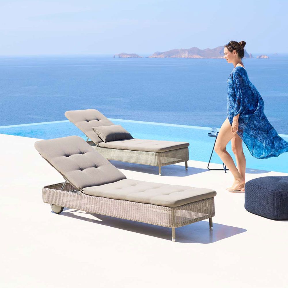 Presley aurinkotuoli Taupe rottinki