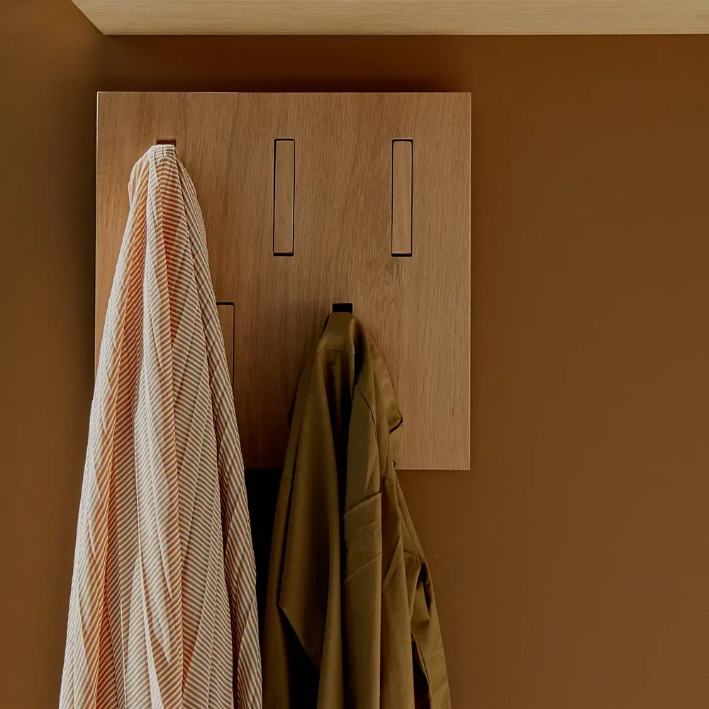 Utilitile Naulakko 40x40 cm tammi musta