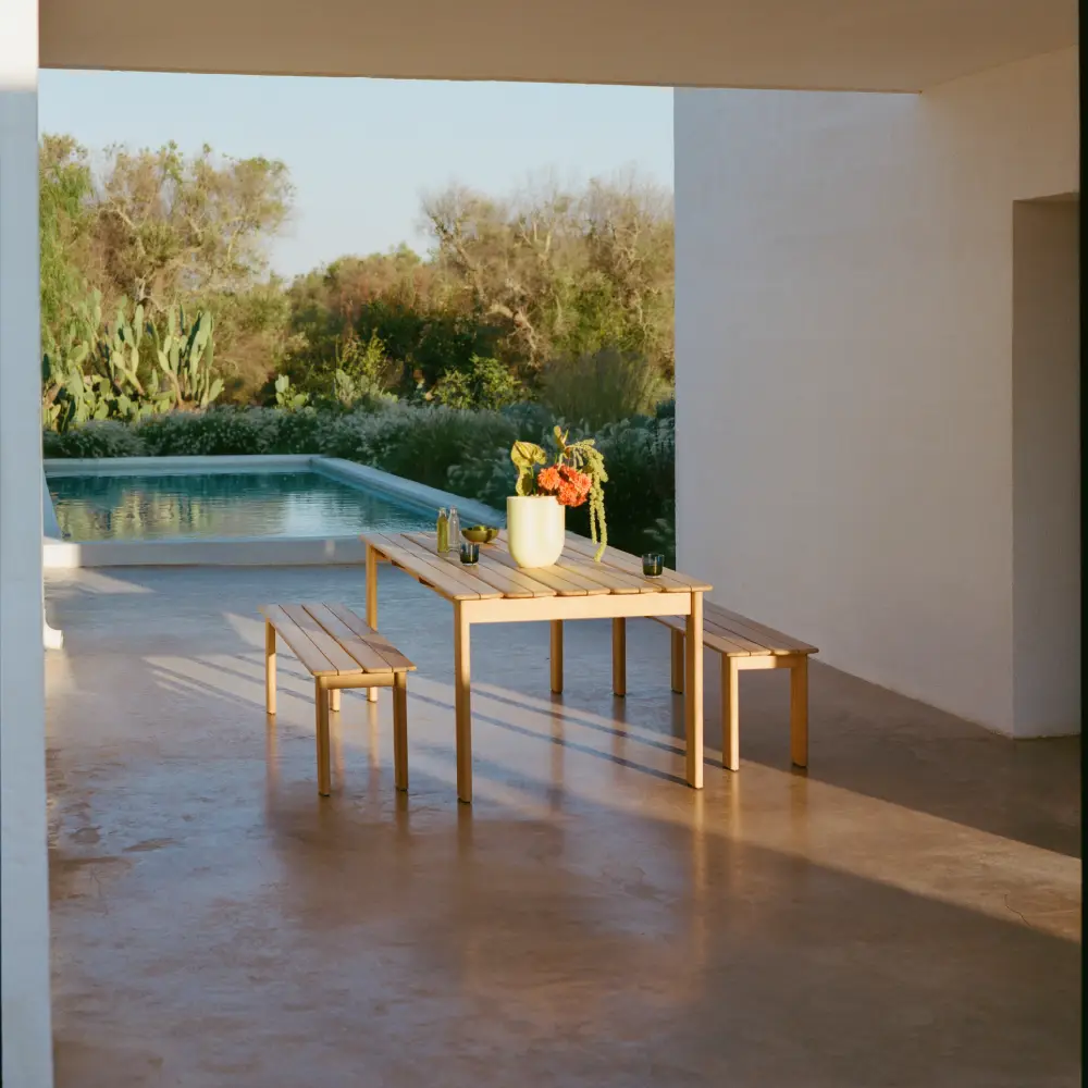 Tiikipenkki Assemble