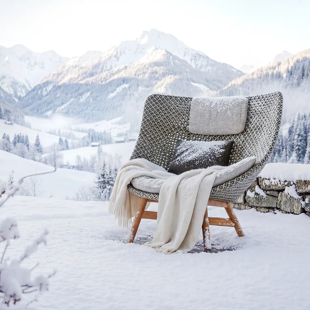 Mbrace wingchair tiikki AY5 teak 0205 pepper 0115