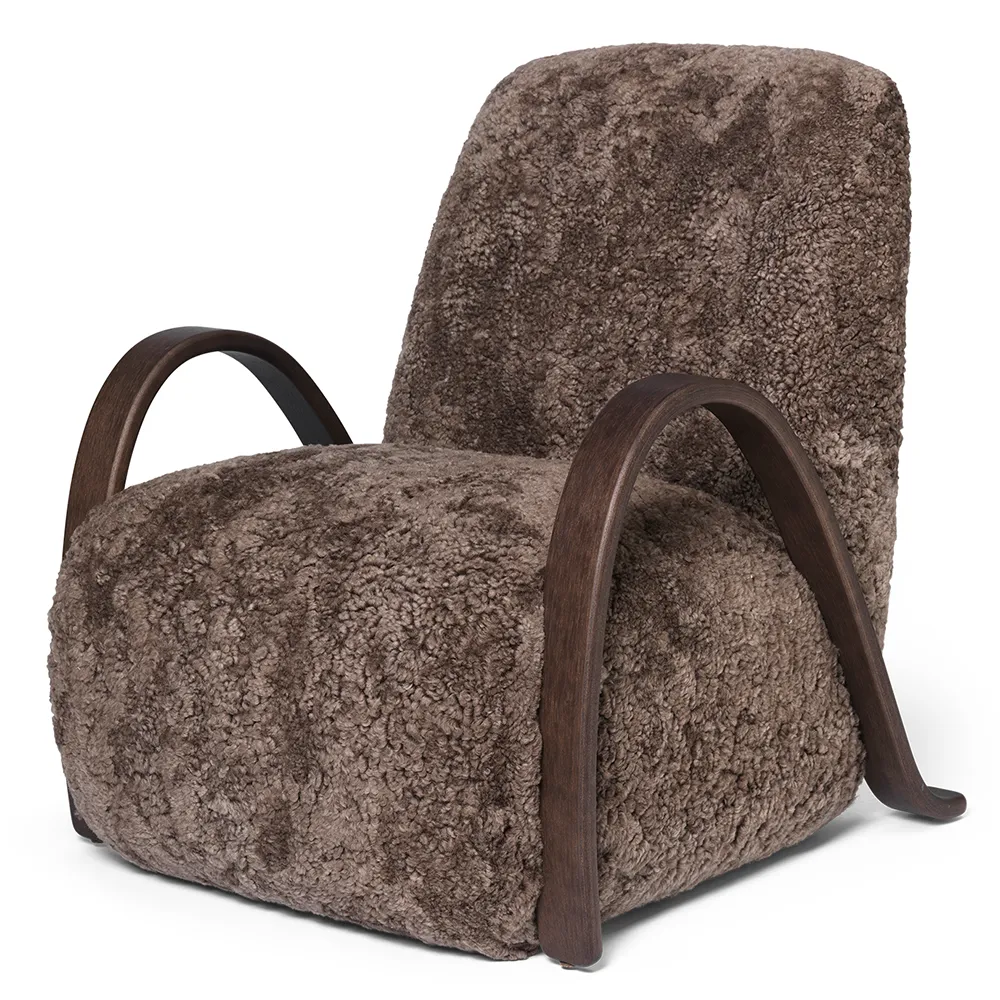 Ferm Living, Buur Nojatuoli Sheepskin - Dark Stained/Sahara | Alk. 4 996,00 €
