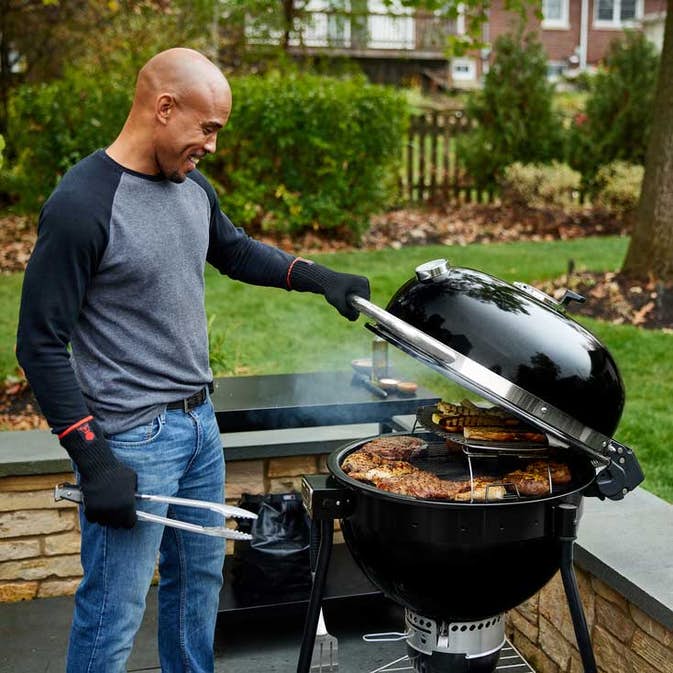 Summit Kamado e6 Black Weber