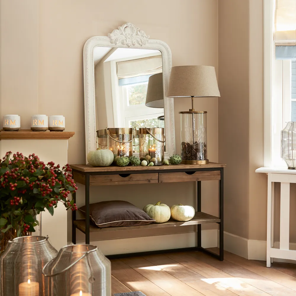 Shelter Island sivupöytä laatikoilla