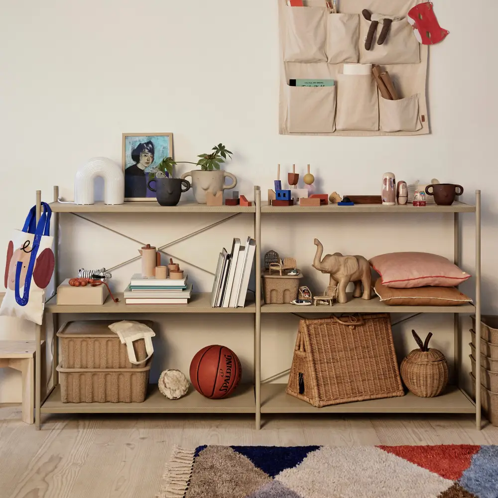 Punctual hyllyristi kashmirilla