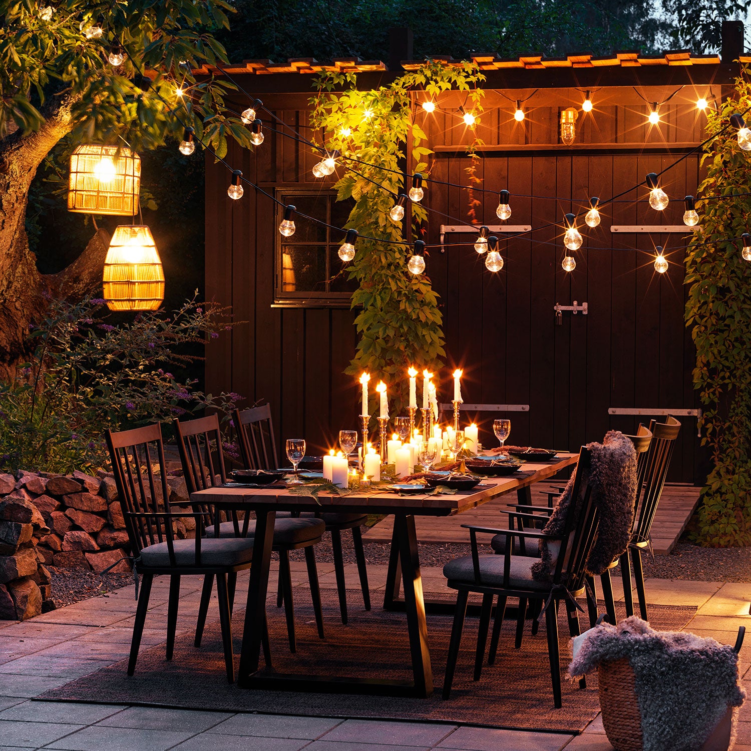 Laurion ruokapöytä 100 x 230 cm tiikki/musta Brafab