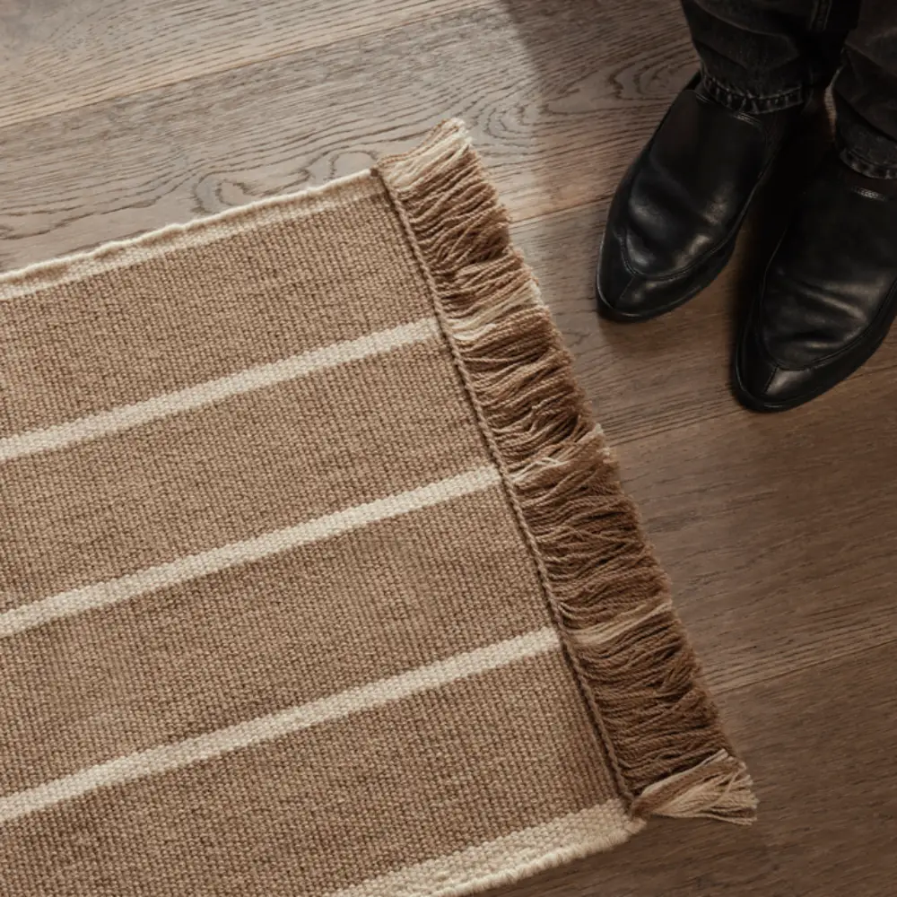 Calm Kelim Matto 140x200 cm- Dark Sand/Off-white