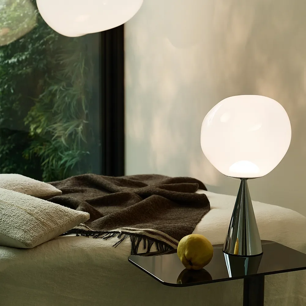 Melt Pöytälamppu Opal/Silver LED