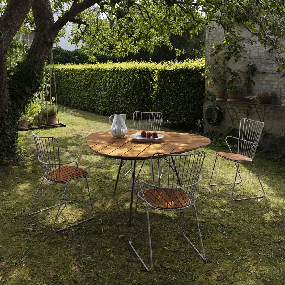 Leaf ruokapöytä 146x146 cm alumiini/bambu