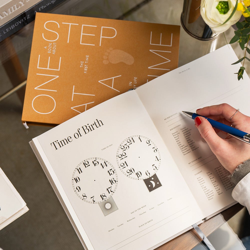 One Step at a Time - Kirja ensimmäistä kertaa elämässä