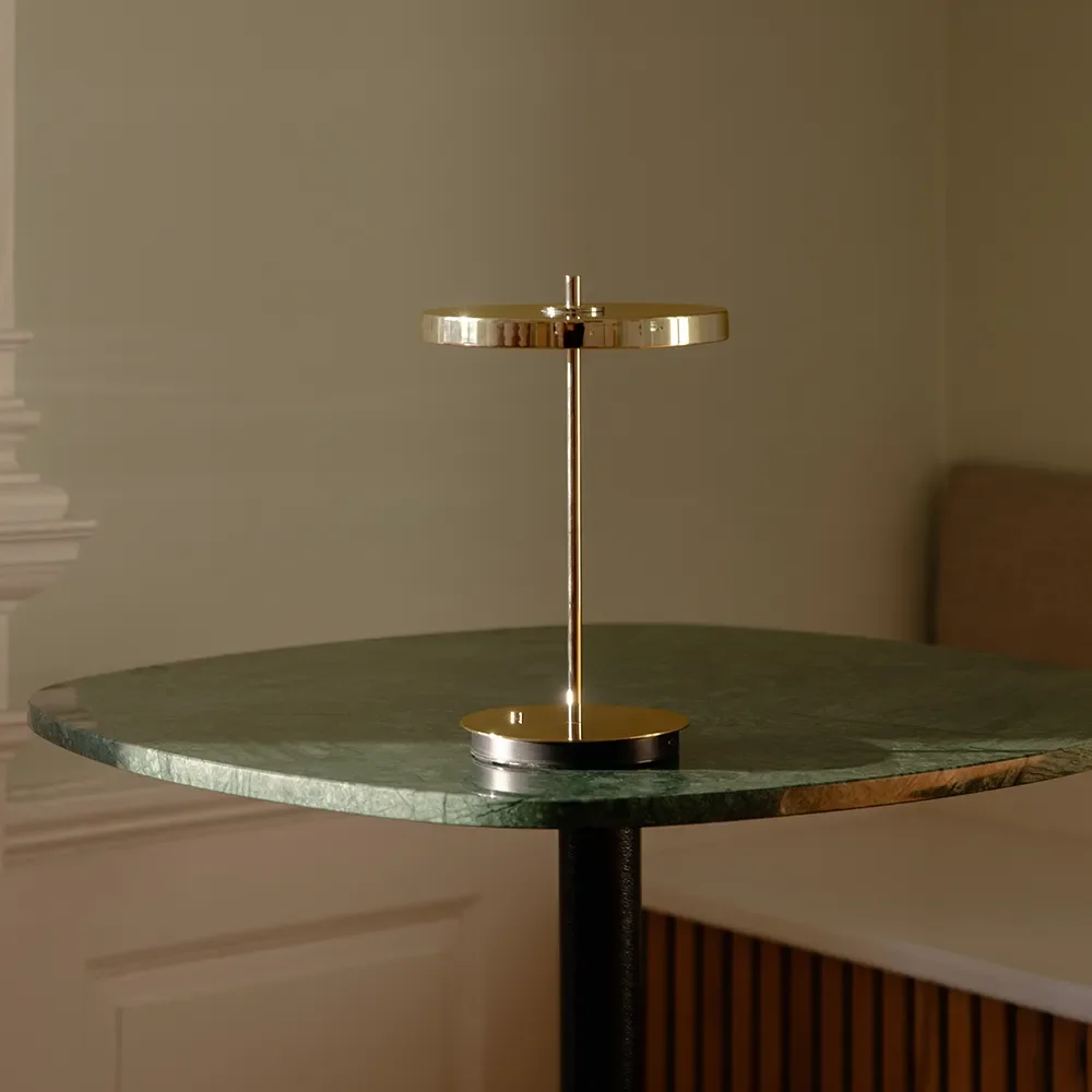 Asteria Move Monochrome Kannettava valaisin Gold