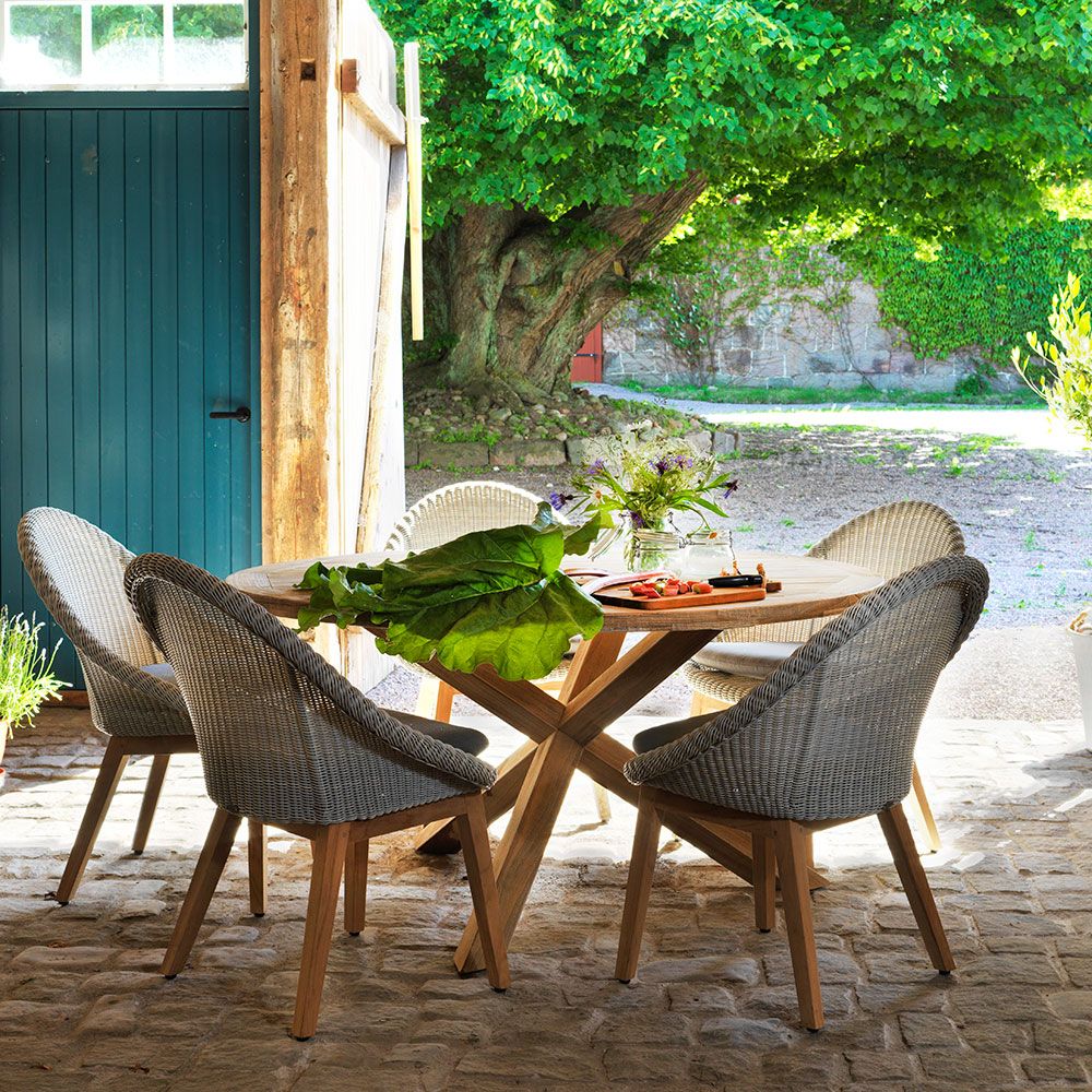 Eios ruokapöytä 150 cm tiikki Brafab