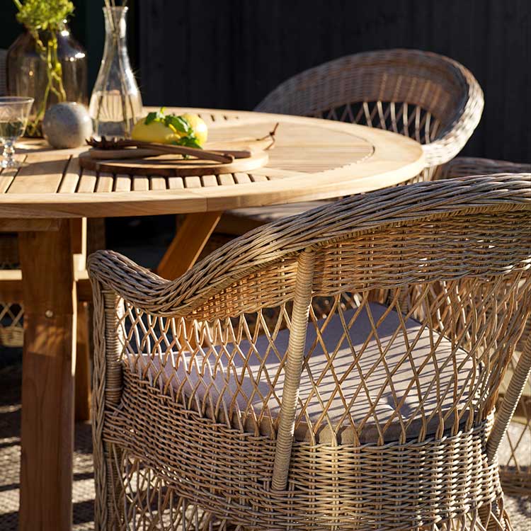 Kamomillatuoli Beige sisältää istuin- ja selkätyynyn 