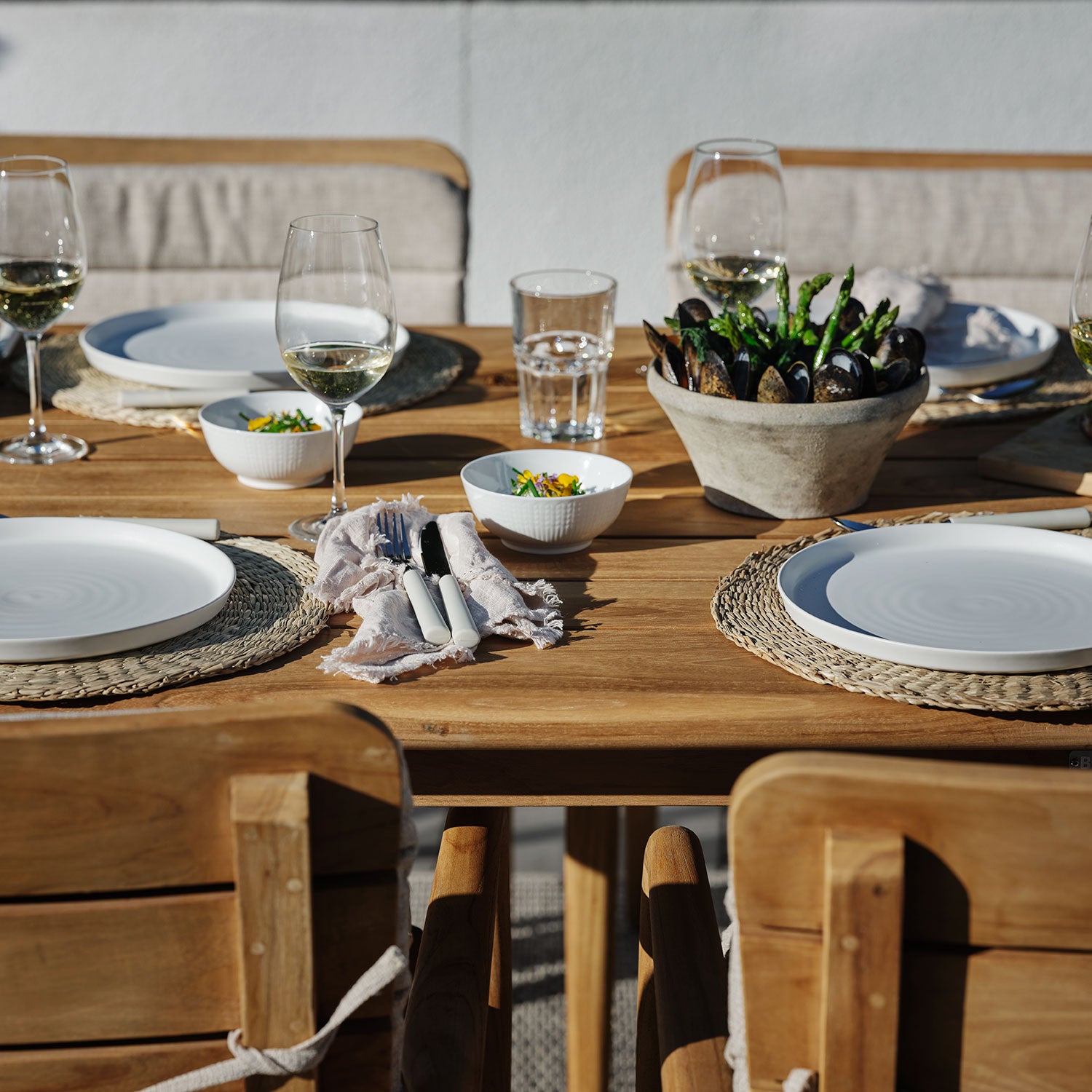 Lilja käsinojallinen tuoli luonnonvärinen Brafab