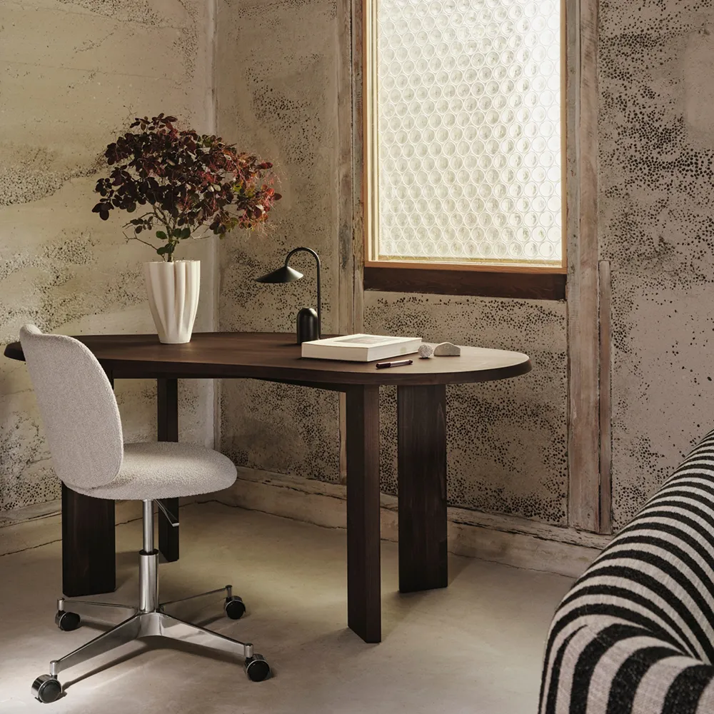 Tarn Kirjoituspöytä - Dark Stained Beech