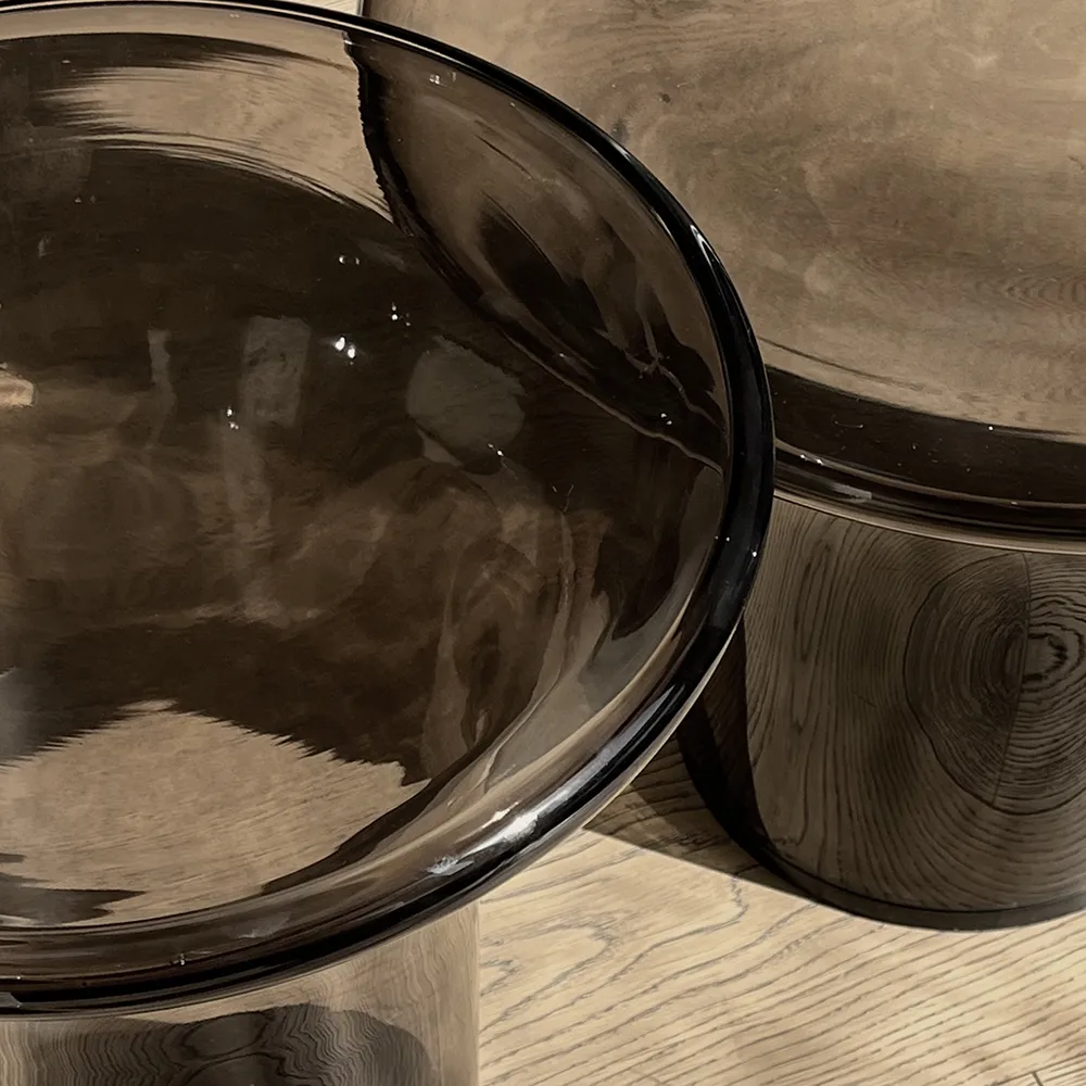 Trumpet-sohvapöytä matala - savumetsä