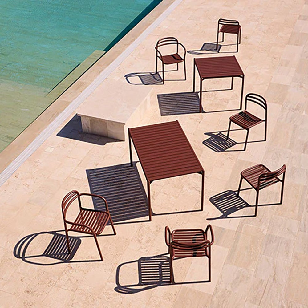 Bliss ruokapöytä sis. kaksi tuolia käsinojilla - Hiekka-alumiinia