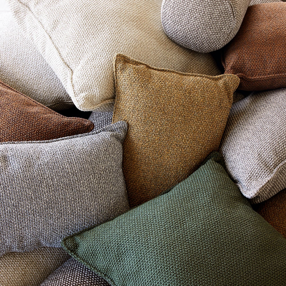 Rise koristetyyny 50x50-Turmeric yellow Rise