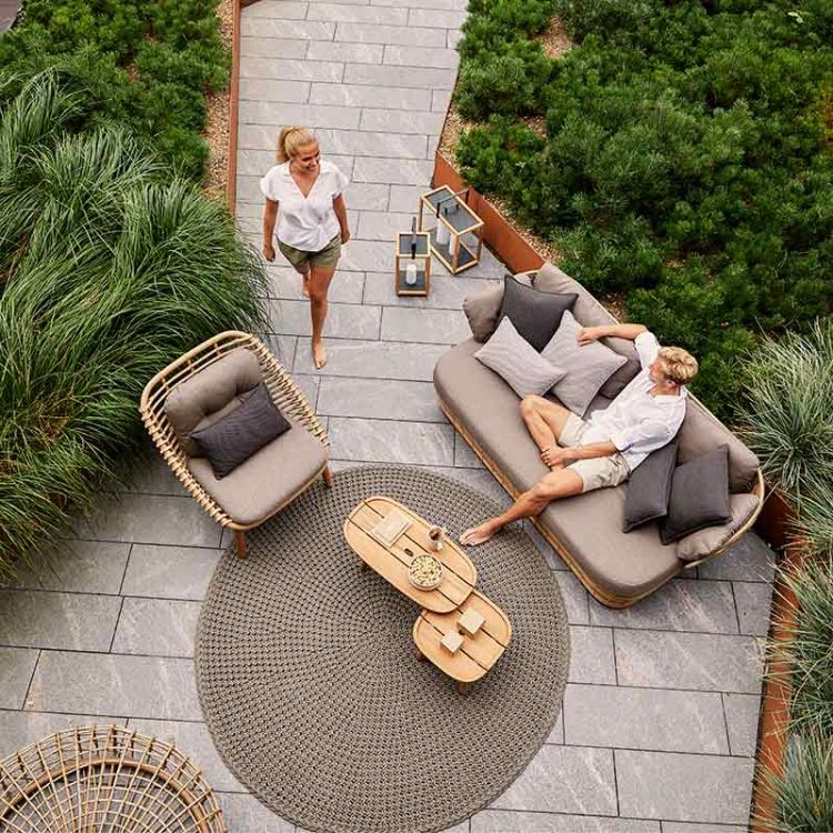 lounge-nojatuoli Basket Natural Konstrotting sis. Ljust rottinki-Line Airtouch tyynysetit