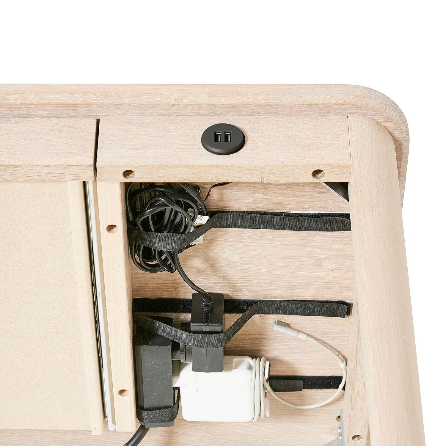 Sm131 Työpöytä Musta Tammi Lakka 115X55X74Cm